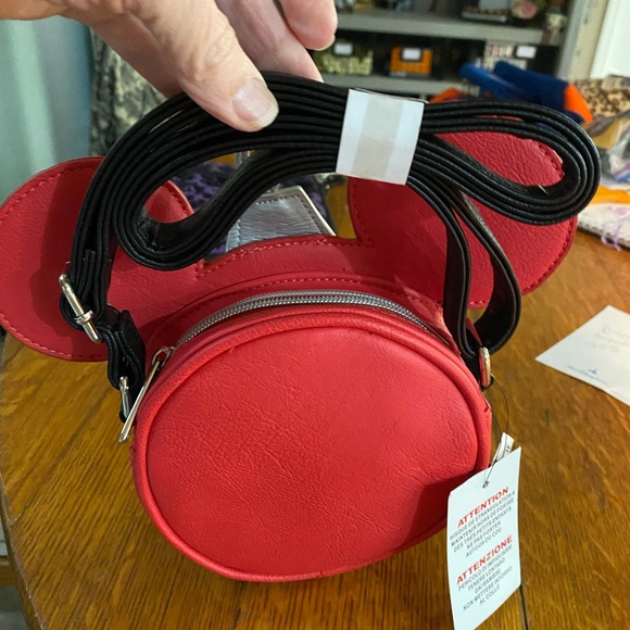 Retired Disney park icon Christmas crossbody bag - Picture 2 of 5